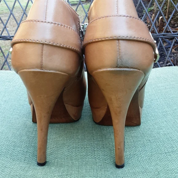 Enzo Angiolini Easebastjan Brown Leather Peep Toe Platform Heel. - Picture 2 of 16